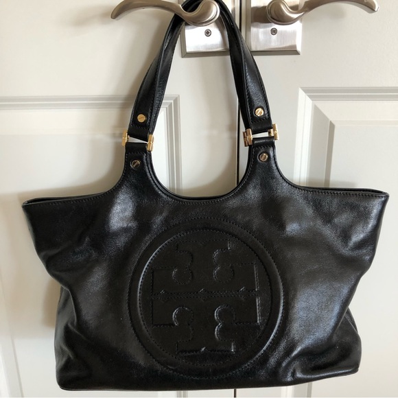 Tory Burch Handbags - 🌹RE-POSH Beautiful, EUC Tory Burch Bombe Tote🌹